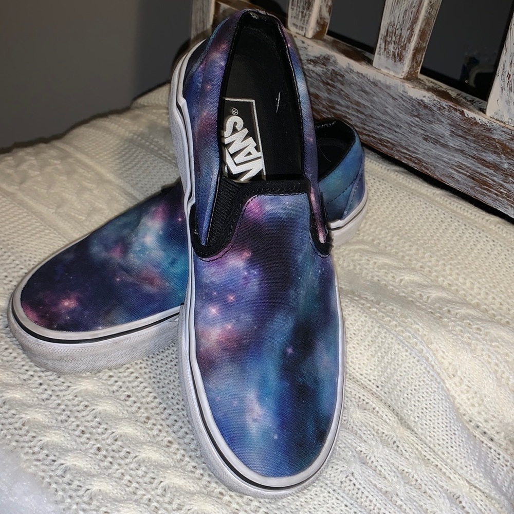 Cool Galaxy VANS in EUC...Size 3 youth